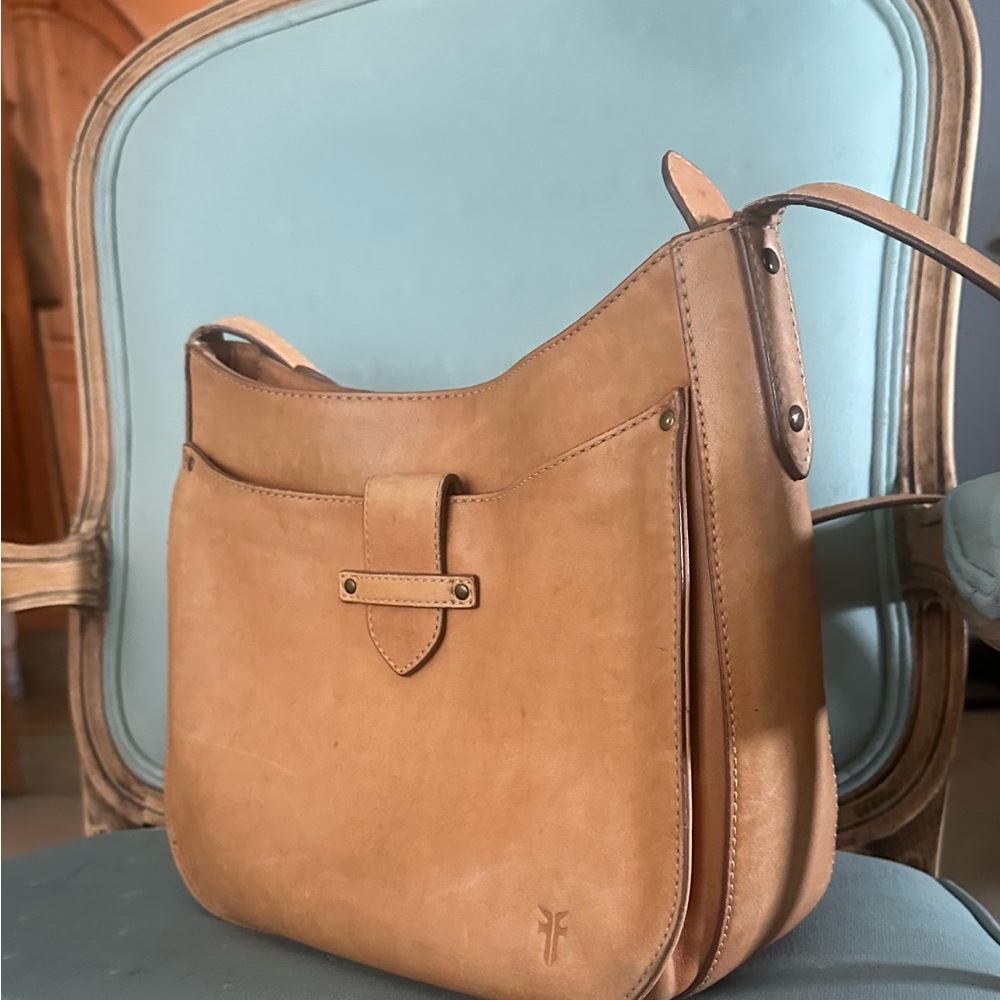 Timberland Tan Leather Crossbody Shoulder Bag. Long Strap. Clean Lines.